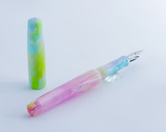 Primary Piece - "Derby Days" | Handmade Clipless Resin Fountain Pen