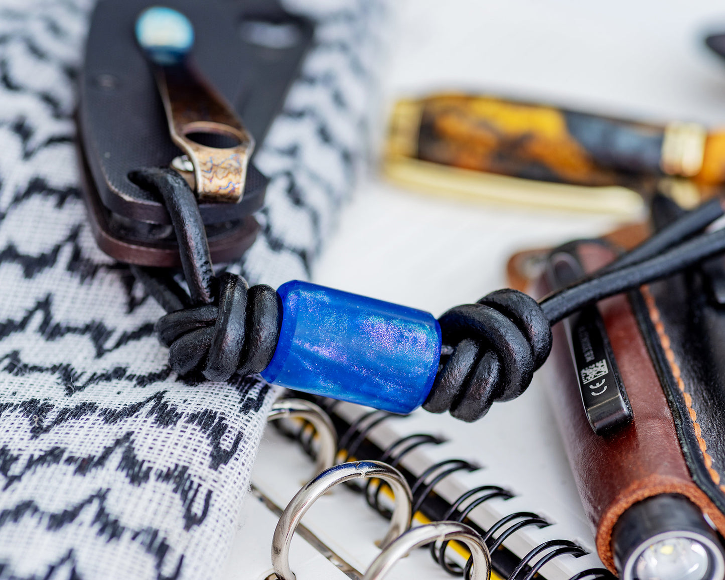 EDC Lanyard Bead - Hand Turned Extra-Large Blue & Purple Color Shift Bespoke Resin Bead - Paracord Bead for Pocket Knife/Zipper/Keychain
