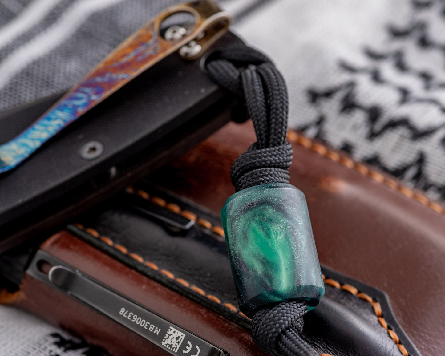 EDC Lanyard Bead - Hand Turned Extra-Large "Jade" & Purple Color Shift Bespoke Resin Bead - Paracord Bead for Pocket Knife/Zipper/Keychain