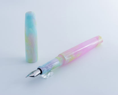 Primary Piece - "Derby Days" | Handmade Clipless Resin Fountain Pen