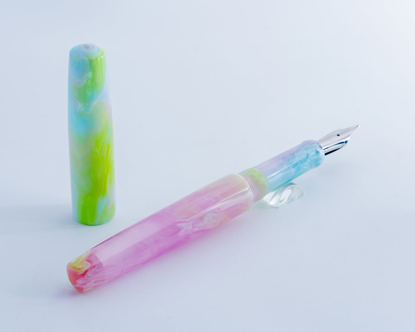 Primary Piece - "Derby Days" | Handmade Clipless Resin Fountain Pen