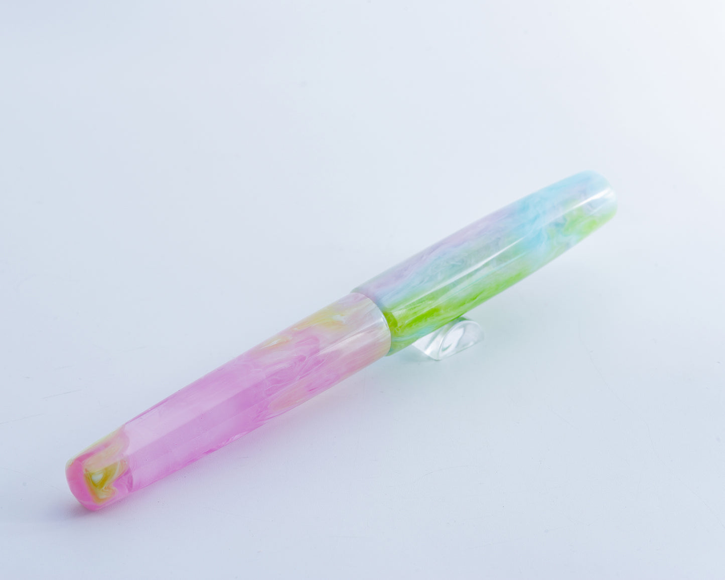 Primary Piece - "Derby Days" | Handmade Clipless Resin Fountain Pen