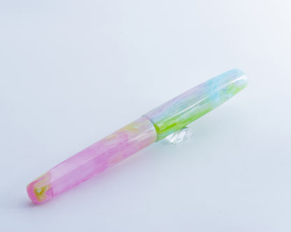 Primary Piece - "Derby Days" | Handmade Clipless Resin Fountain Pen