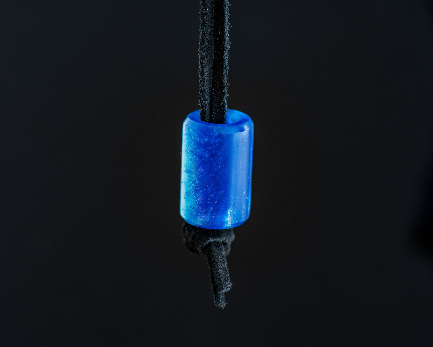 EDC Lanyard Bead - Hand Turned Extra-Large Blue & Purple Color Shift Bespoke Resin Bead - Paracord Bead for Pocket Knife/Zipper/Keychain